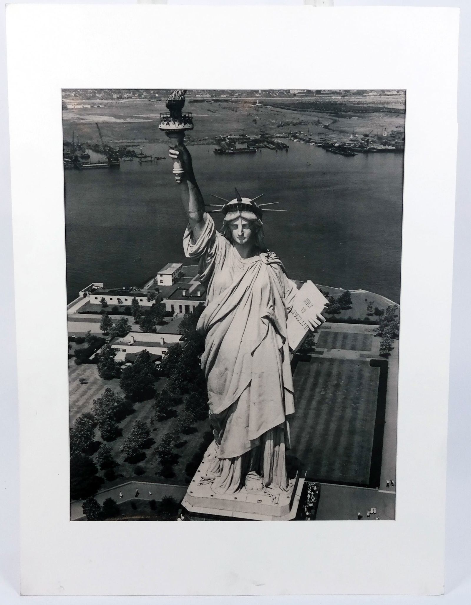 Vintage Photograph of Statue of Liberty (1 of 8)