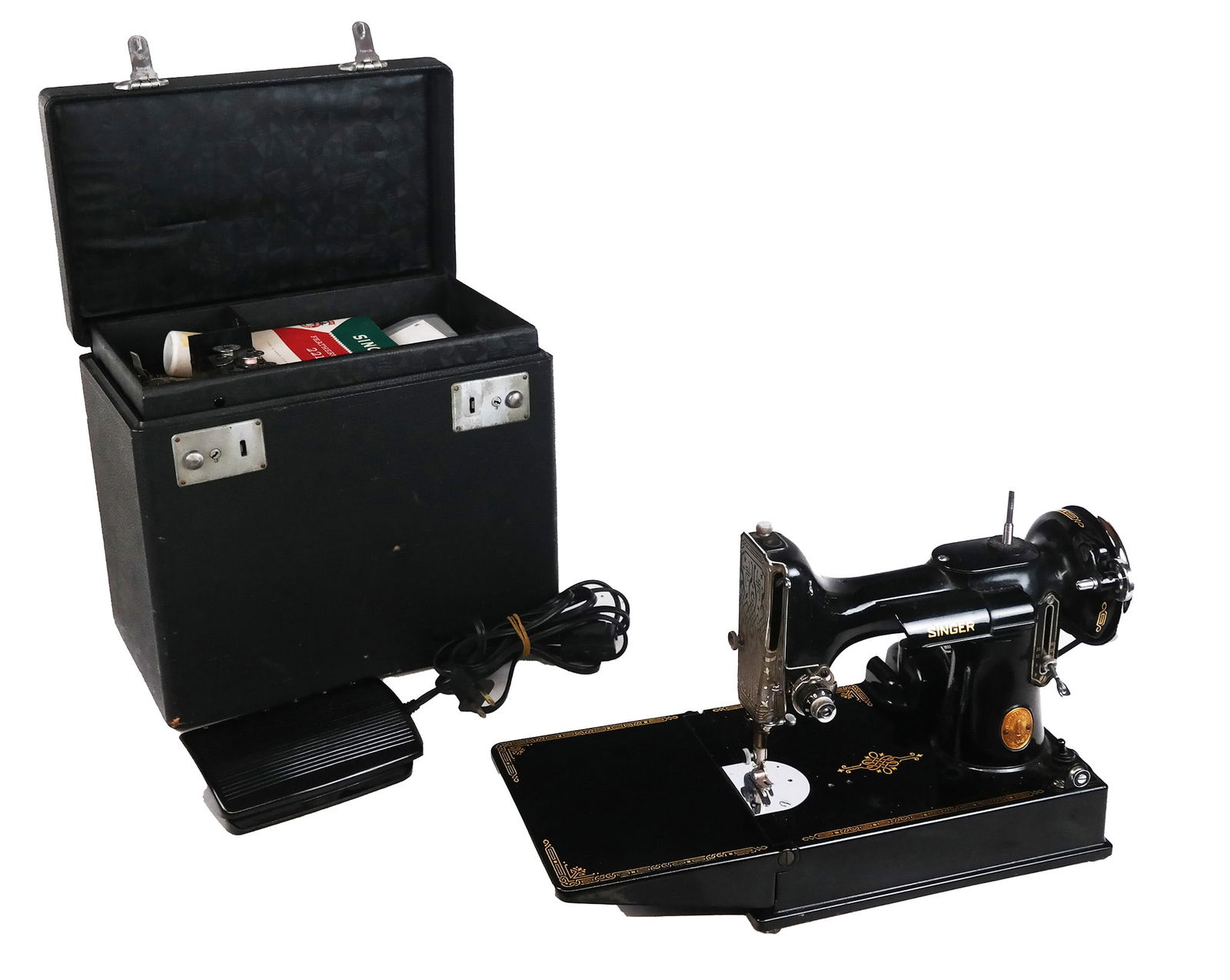 Singer Featherweight Sewing Machine, Model 221K (1 of 14)