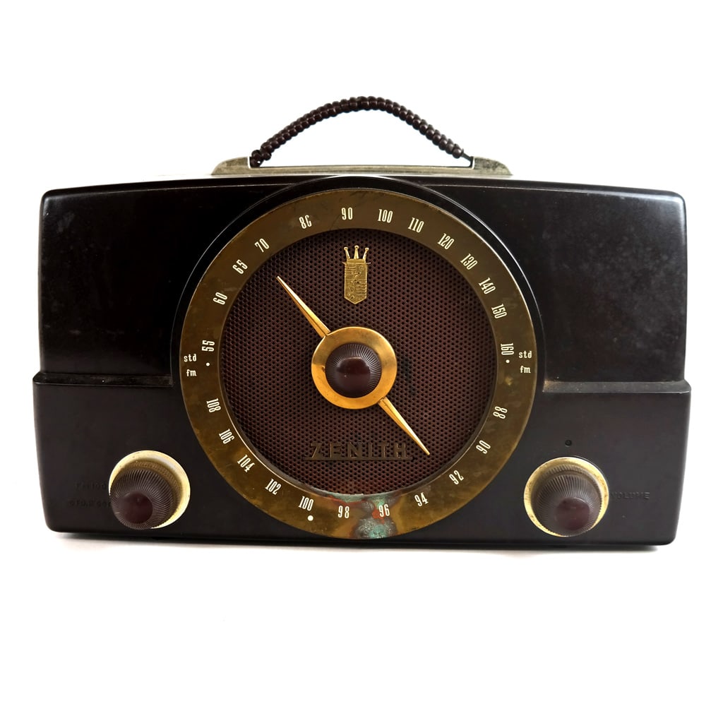 Zenith Bakelite Radio (1 of 12)