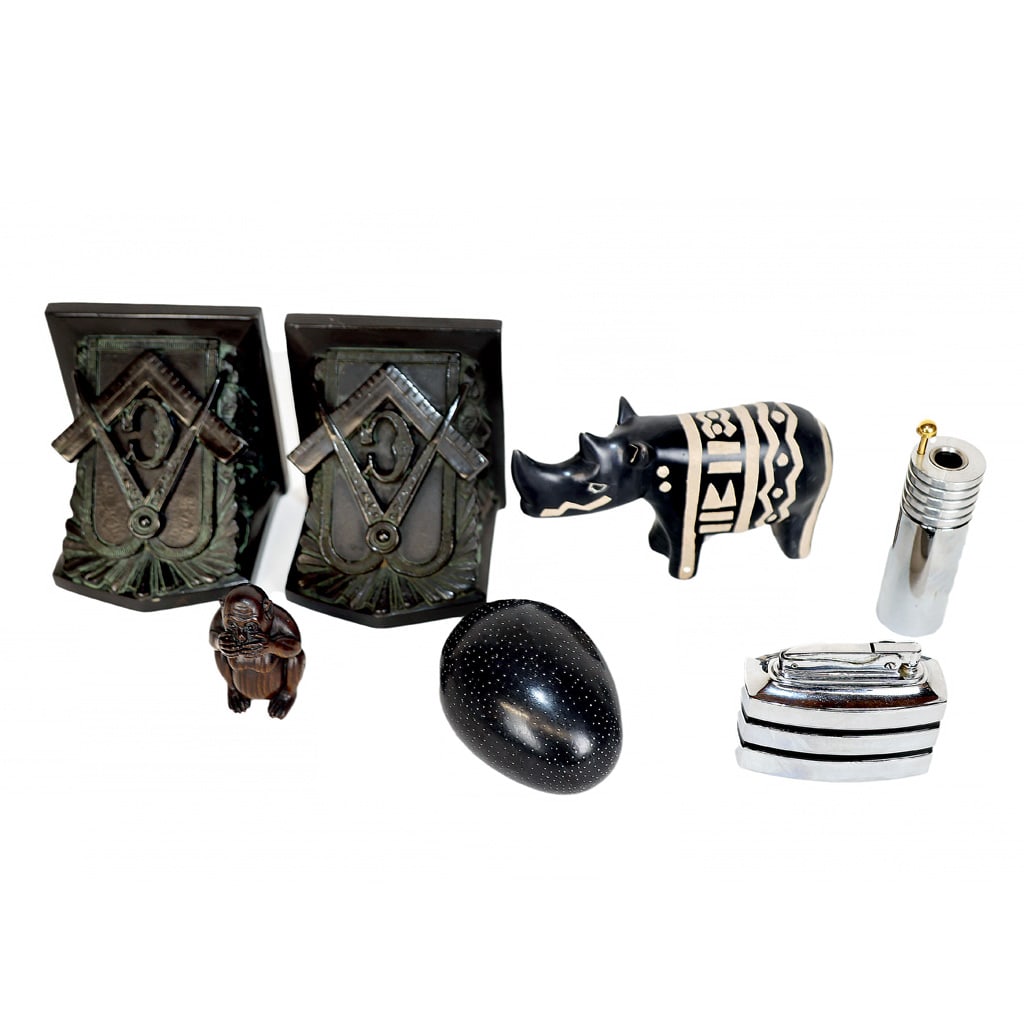 Assembled Group of Decorative Articles (1 of 11)