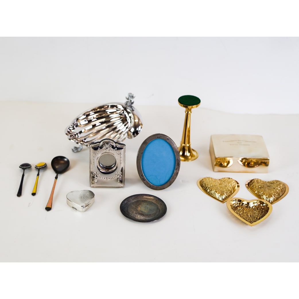 Assorted Sterling Silver Table Top Articles (1 of 16)