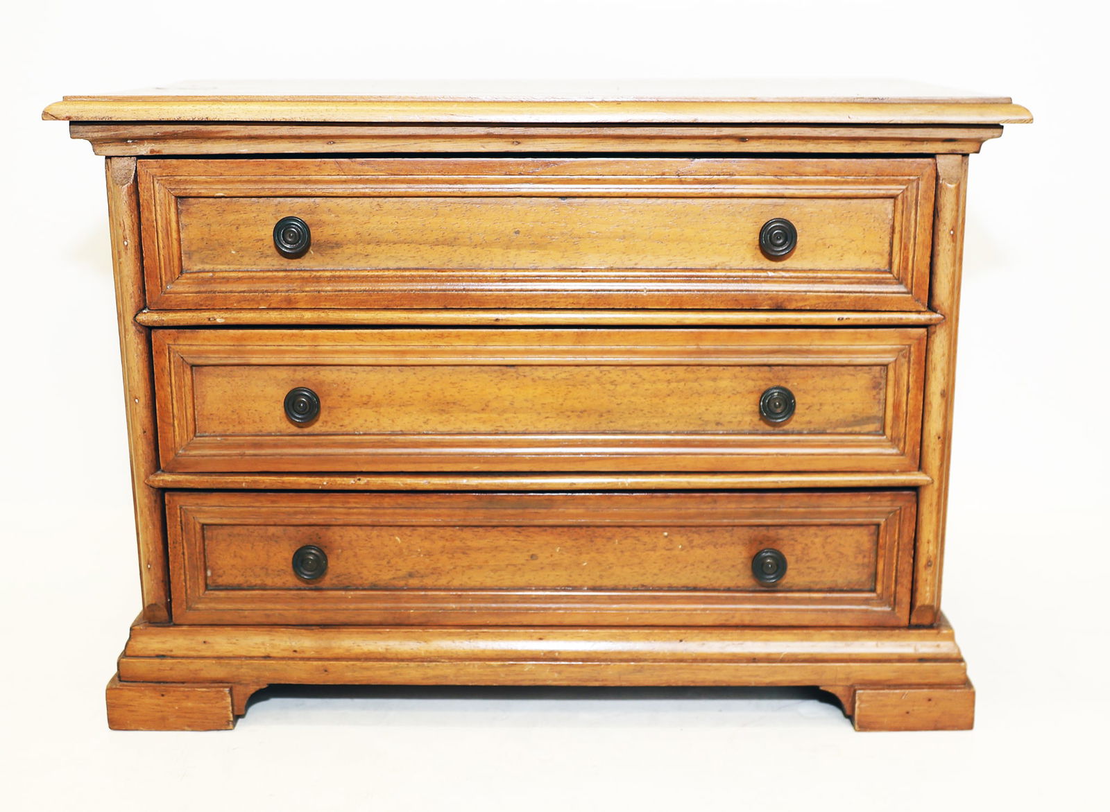 Antique American-Style Salesman's Sample Chest (1 of 9)