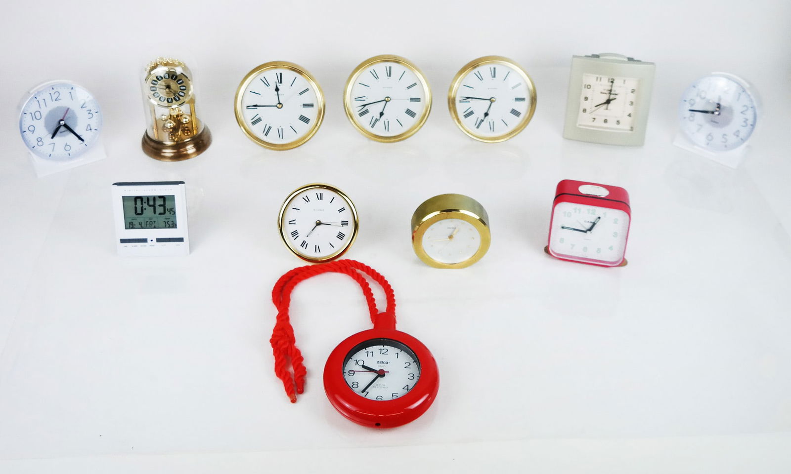 Lot of 12 Desk Clocks (1 of 12)