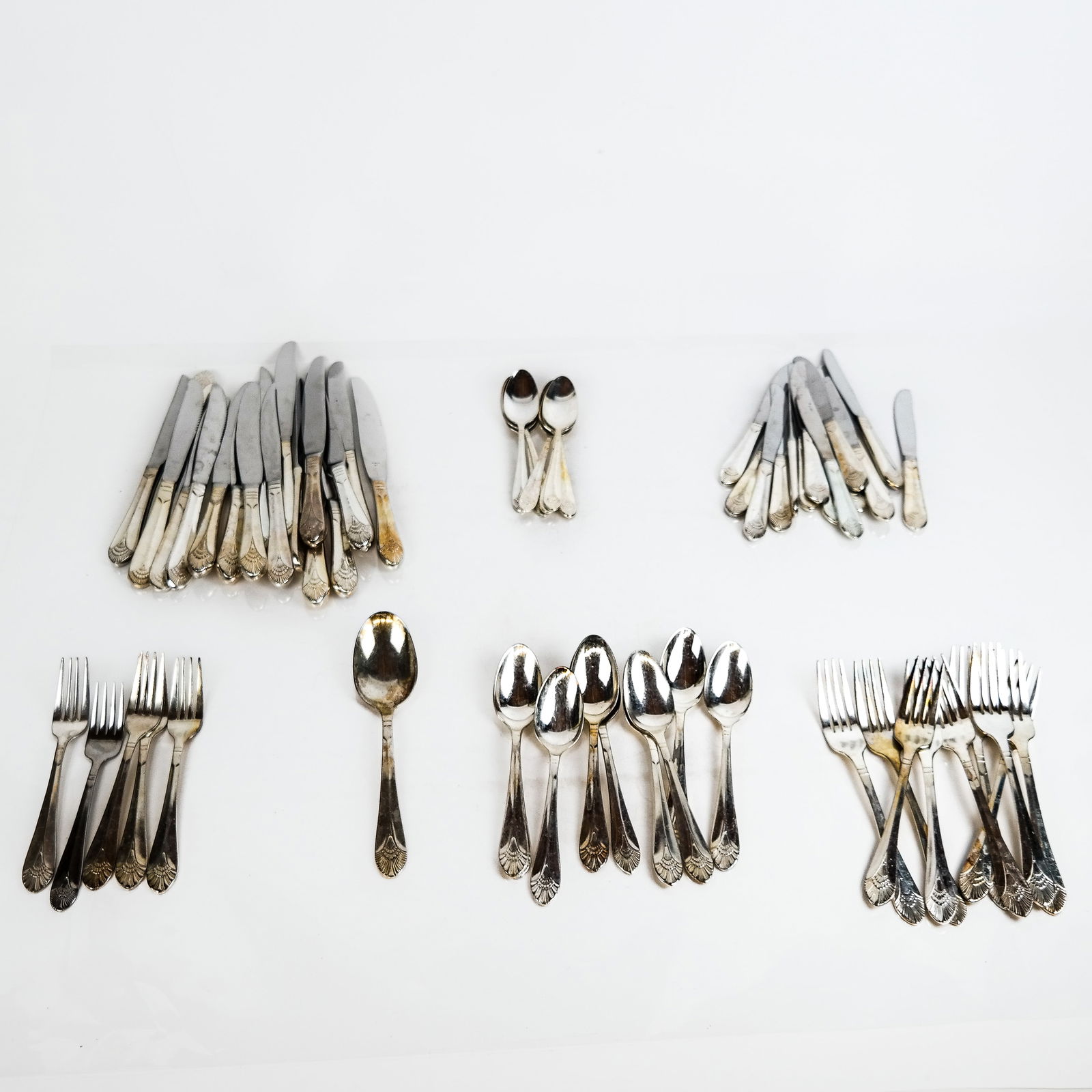 60-Pc. World Silver Plate Partial Flatware Set (1 of 10)