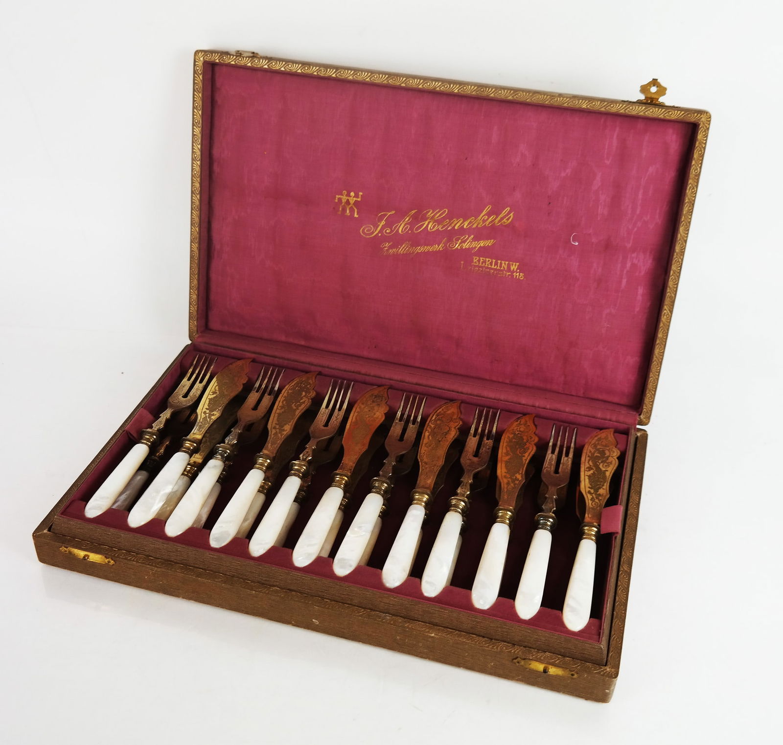 24-Pc. J.A. Henckles Fish Set (1 of 12)