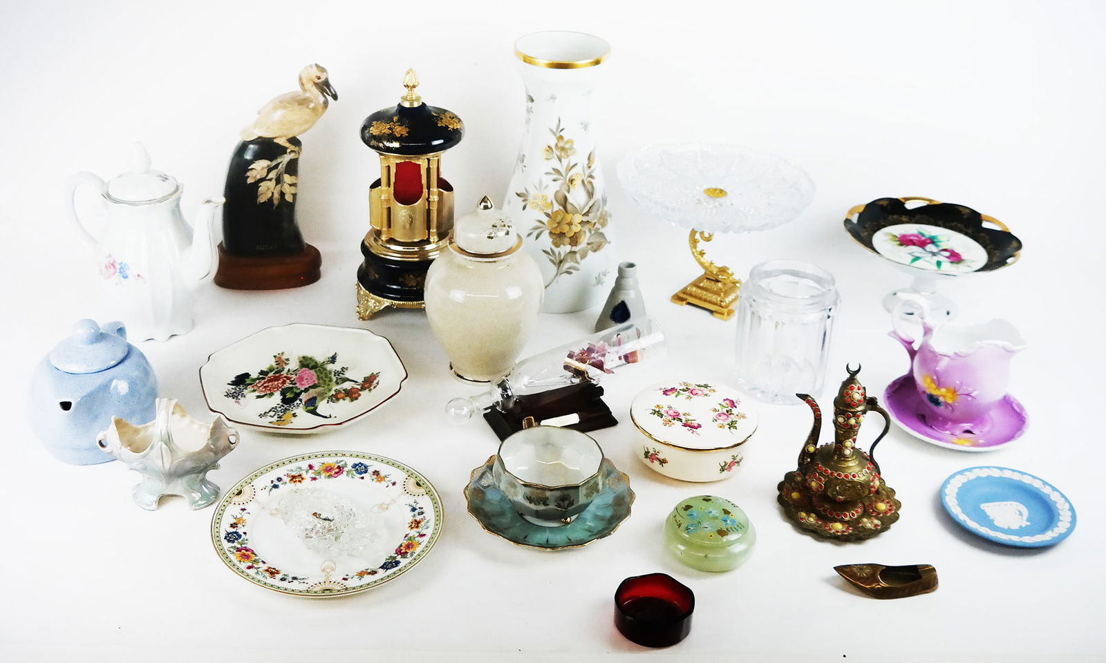 Assembled Group of Decorative Collectibles (20+) (1 of 15)