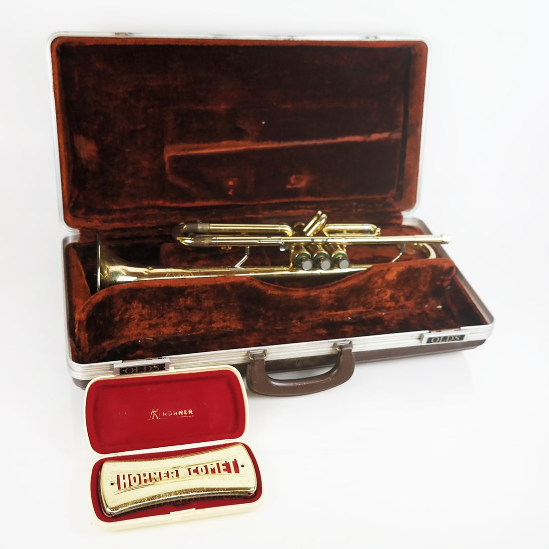 Olds Ambassador Brass Trumpet & Case (1 of 15)