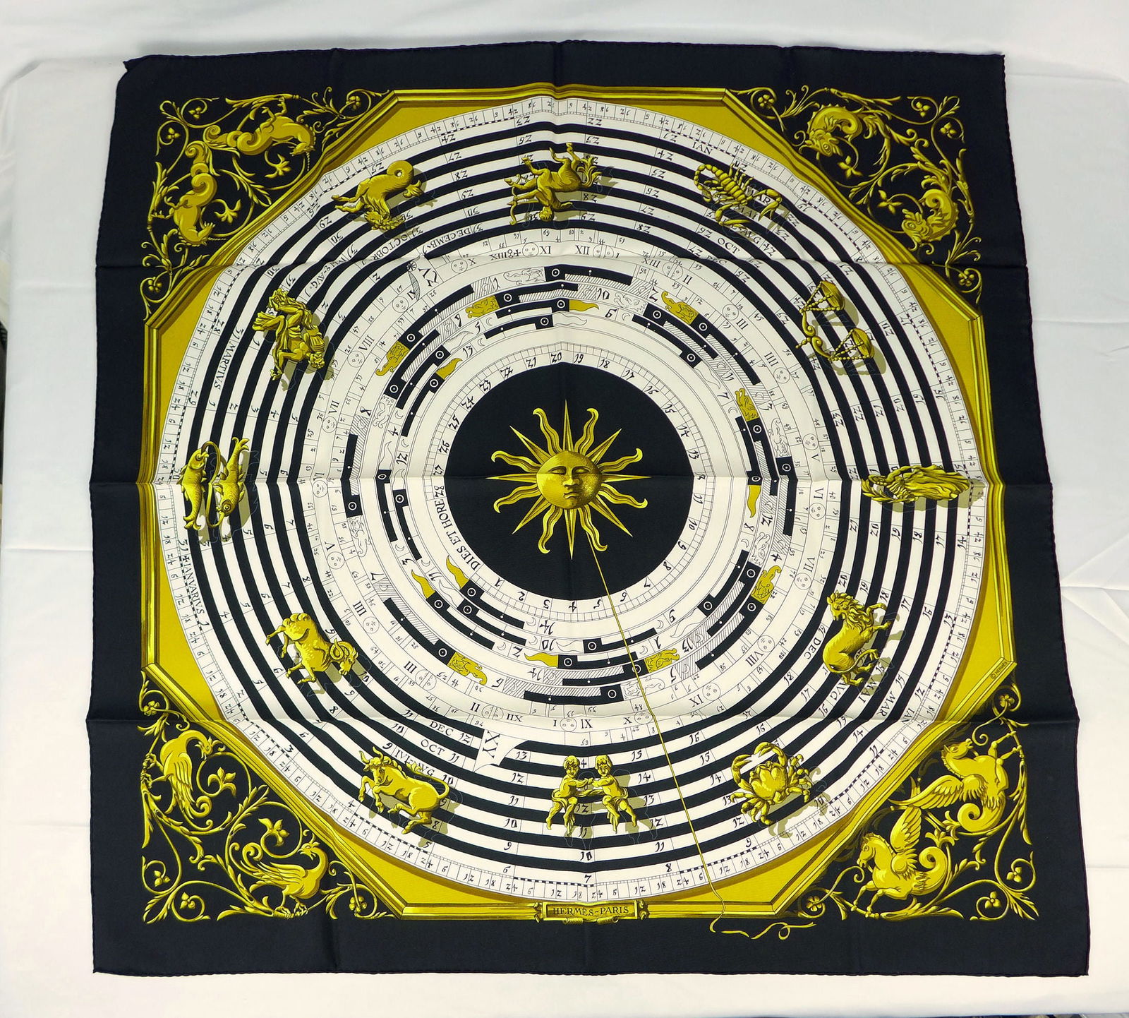 Vintage Hermes Paris Silk Scarf "Astrologie Dies et Hore" with box (1 of 10)