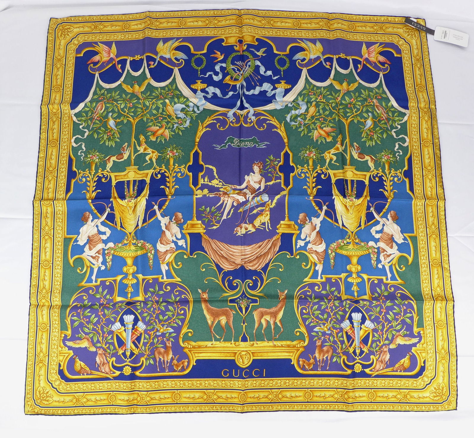 Vintage Gucci Italy Silk scarf New with tags and box "Diana" (1 of 9)