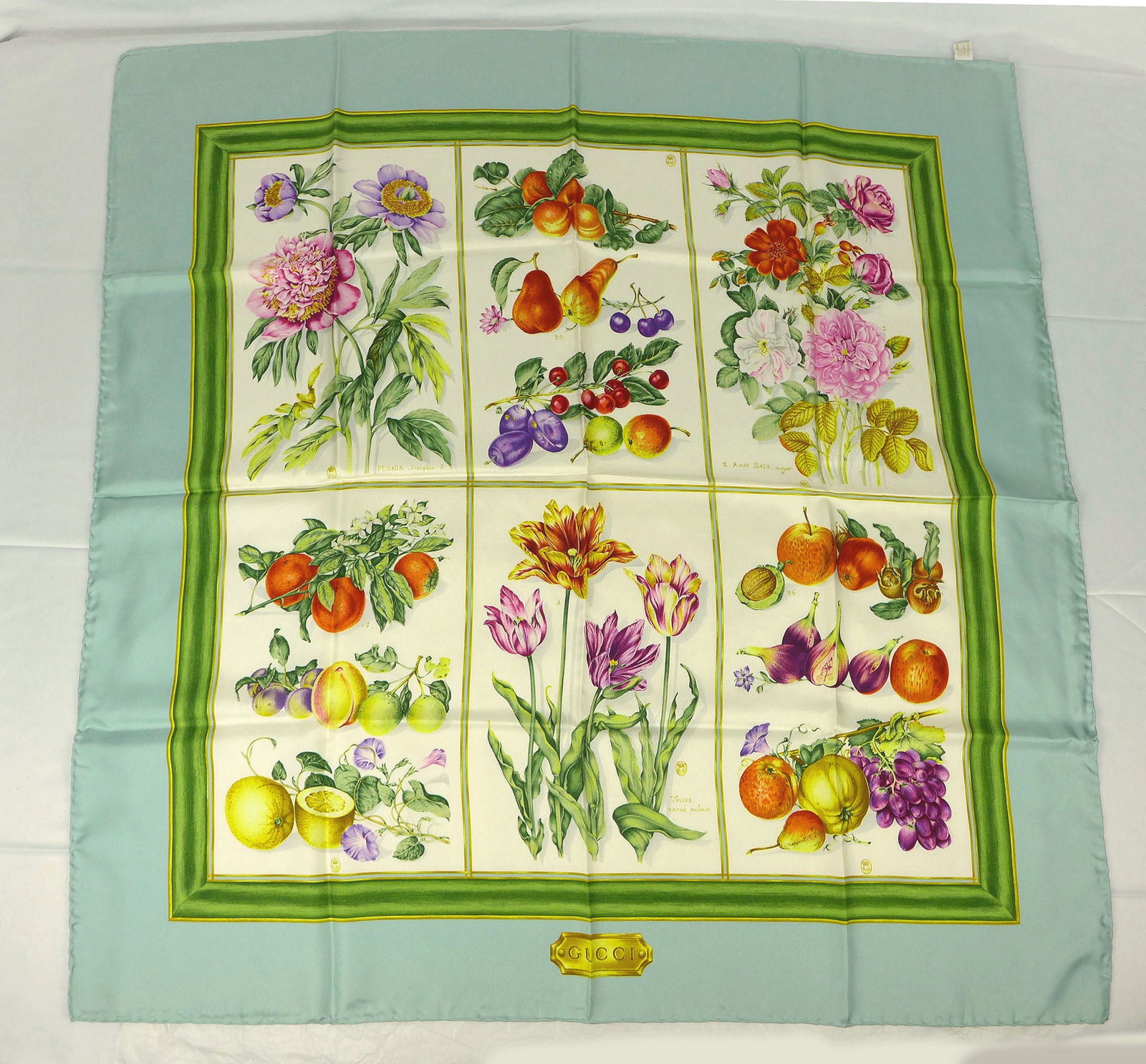 Vintage Gucci Italy Silk scarf with box "Botanical Flowers" (1 of 9)