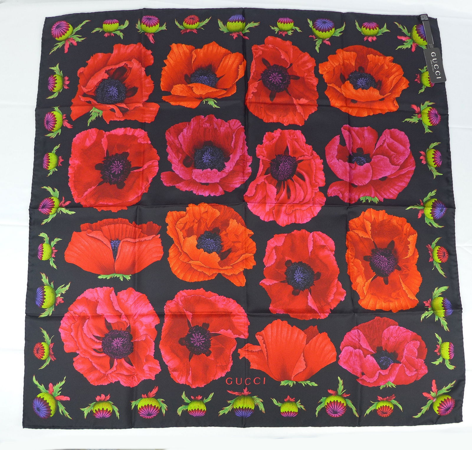 Vintage Gucci Italy Silk scarf New with tags and box "Red Poppy" (1 of 10)