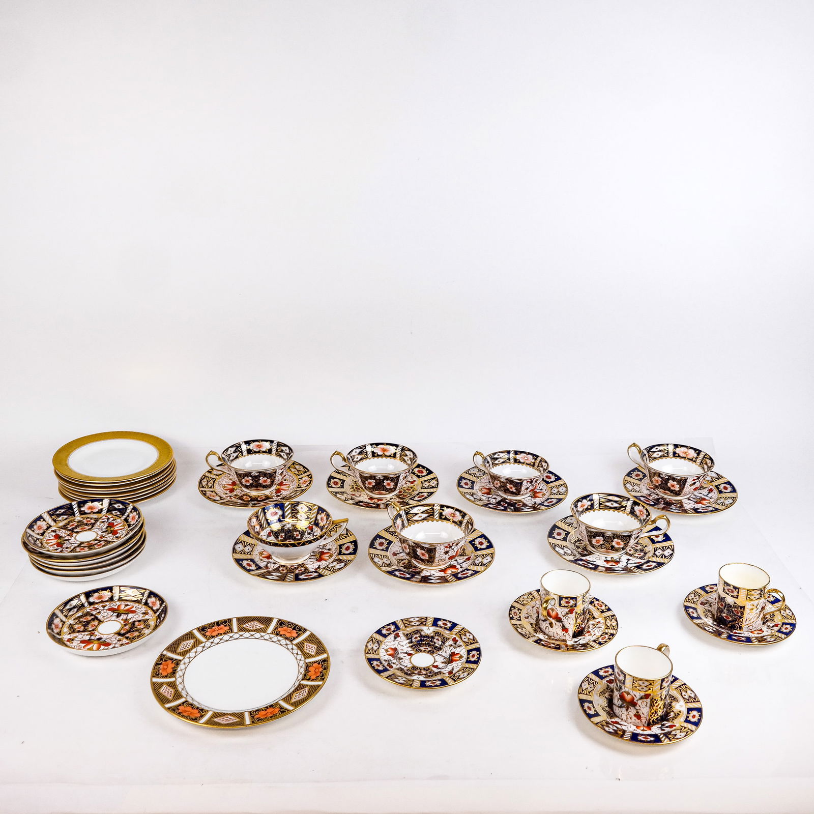 Royal Crown Derby Dinnerware (1 of 15)