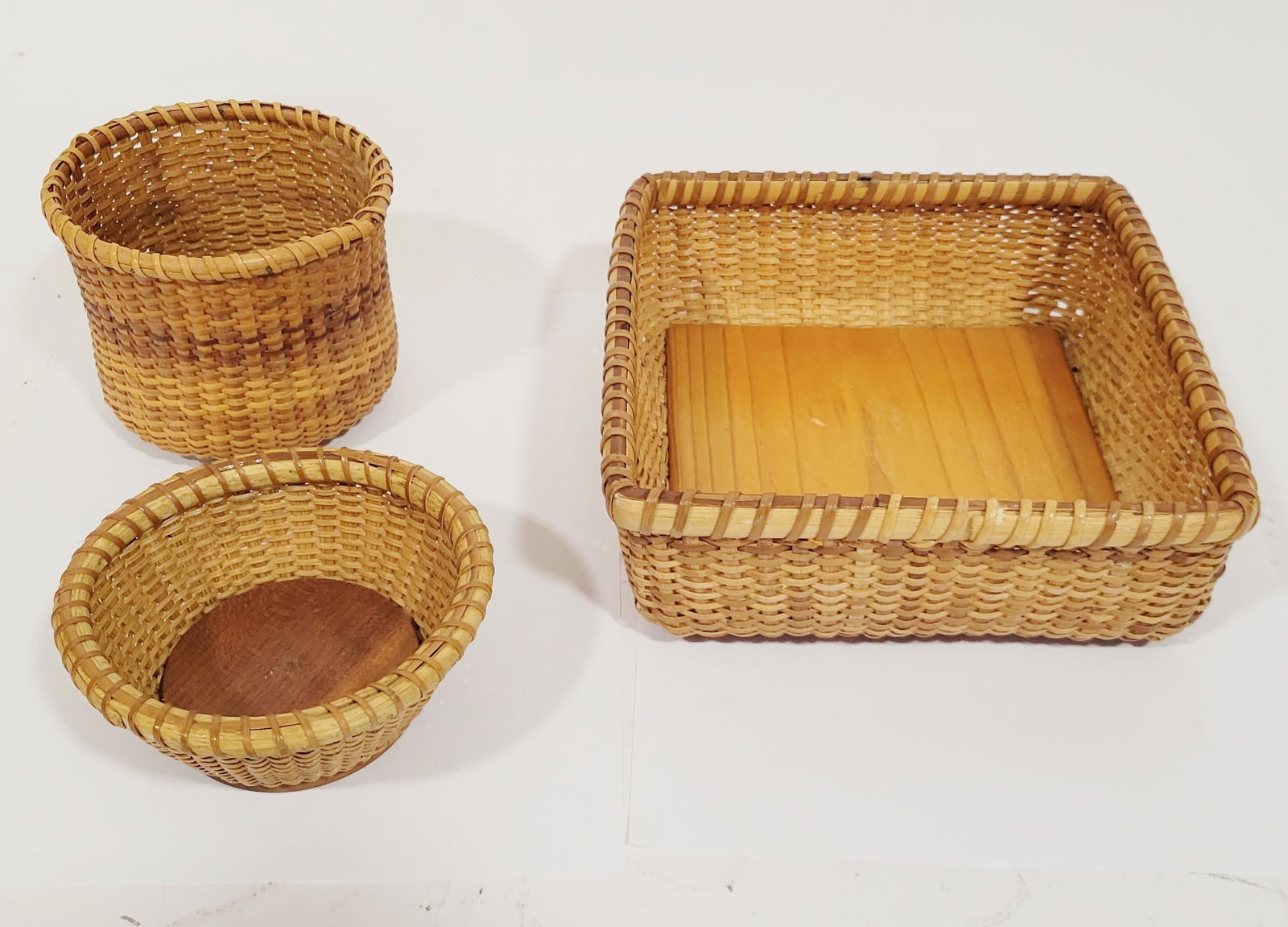 Lot of 3 Vintage Nantucket Woven Baskets & Tray (1 of 13)