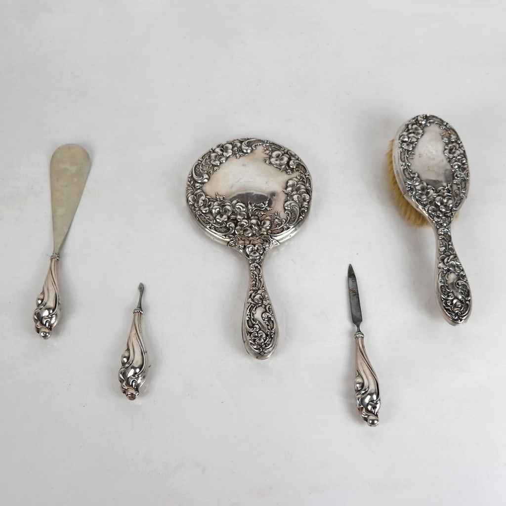5 Sterling Silver-Handled Vanity Articles (1 of 11)