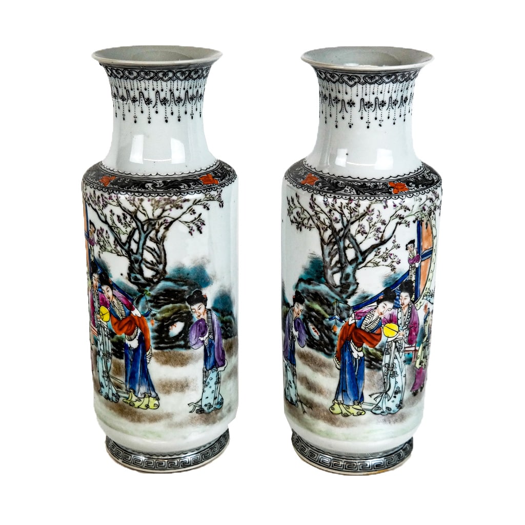 Pair of Chinese Polychrome Decorated Vases (1 of 10)