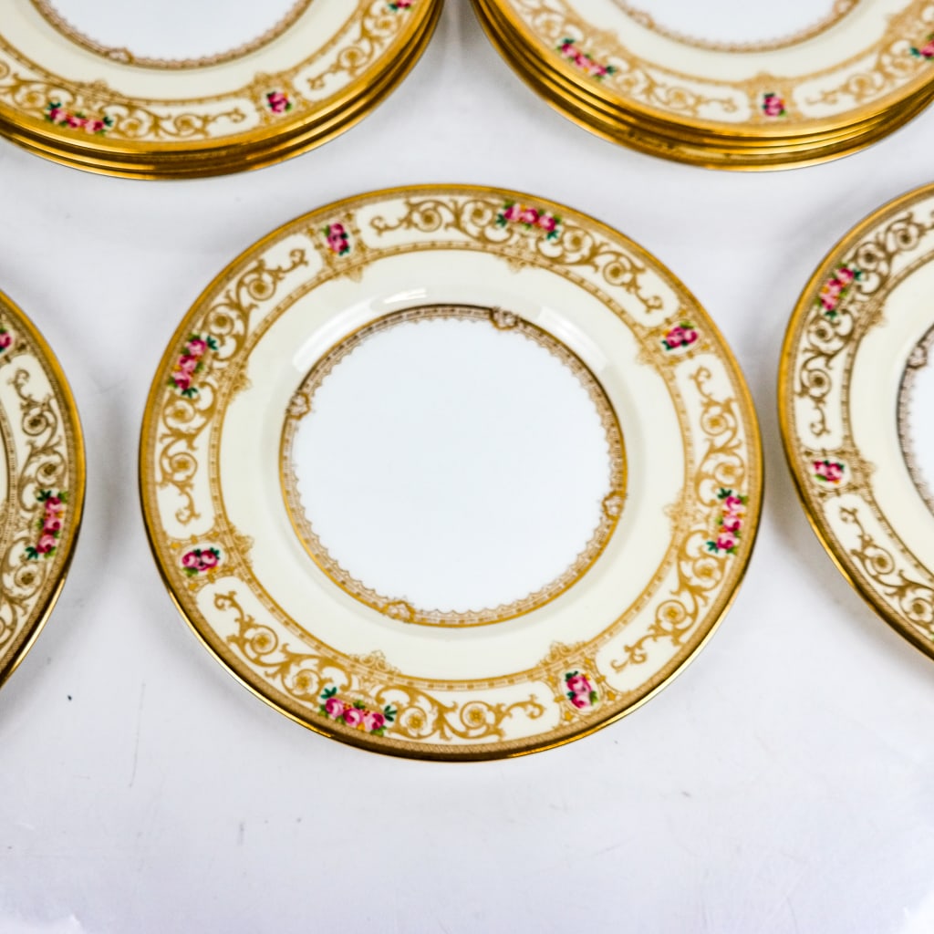 Mintons Gilt-Decorated Lunch Plates (12) (1 of 5)