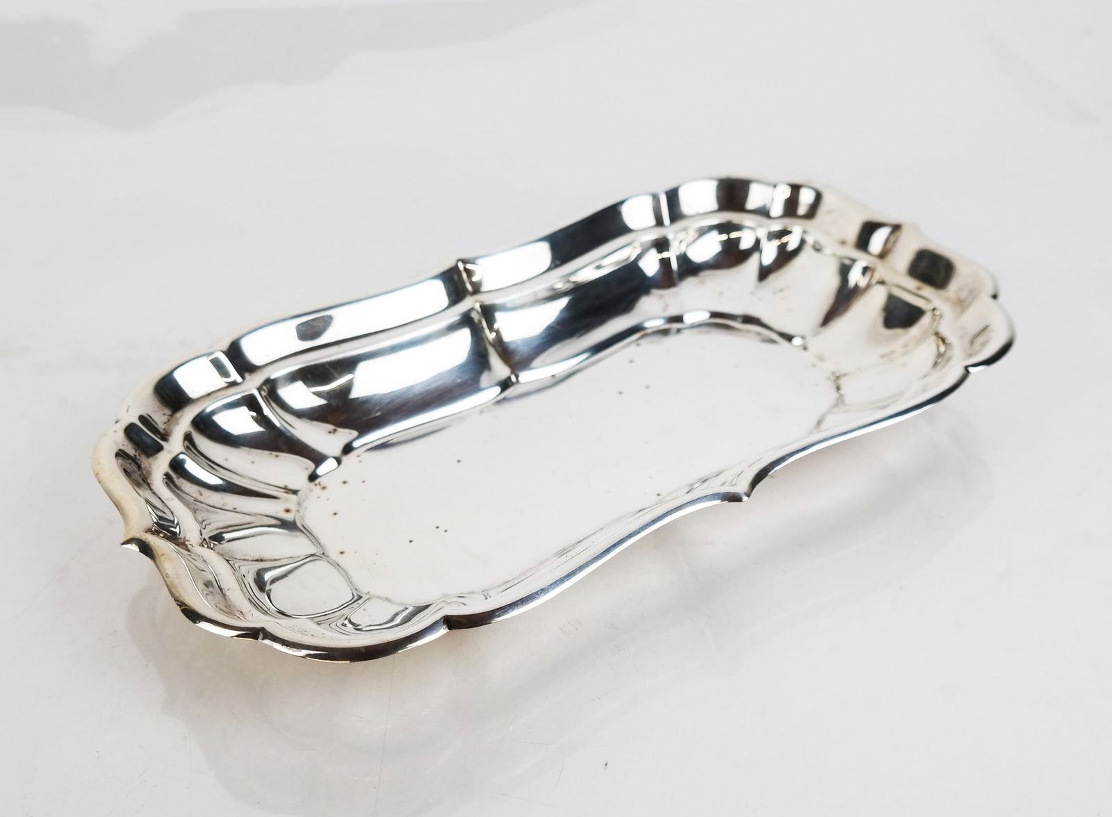 Reed & Barton Sterling Silver Bread Tray (1 of 8)