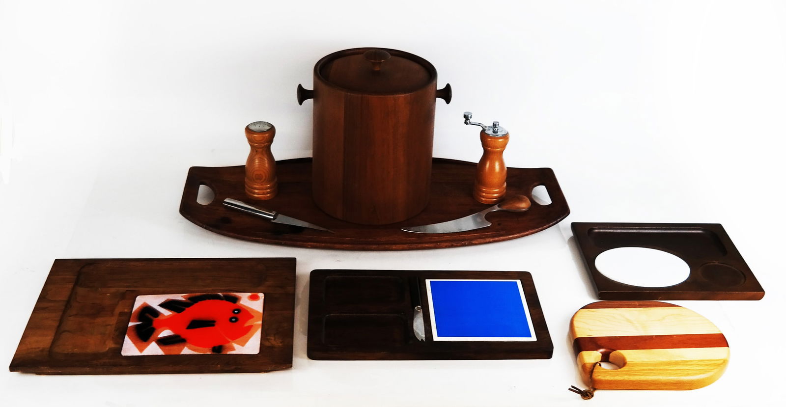 Mid-Century Wooden Serving Items (9) (1 of 20)