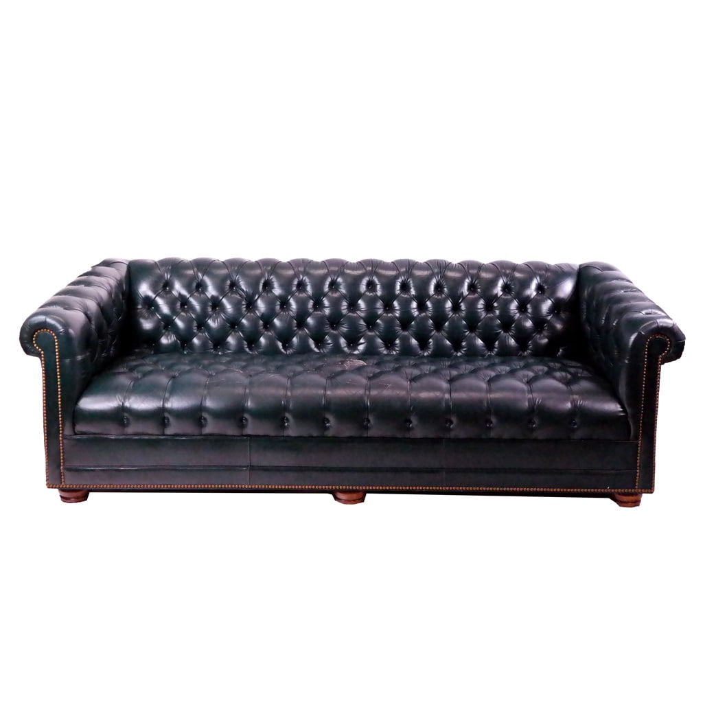 Georgian-Style Chesterfield Sofa (1 of 12)