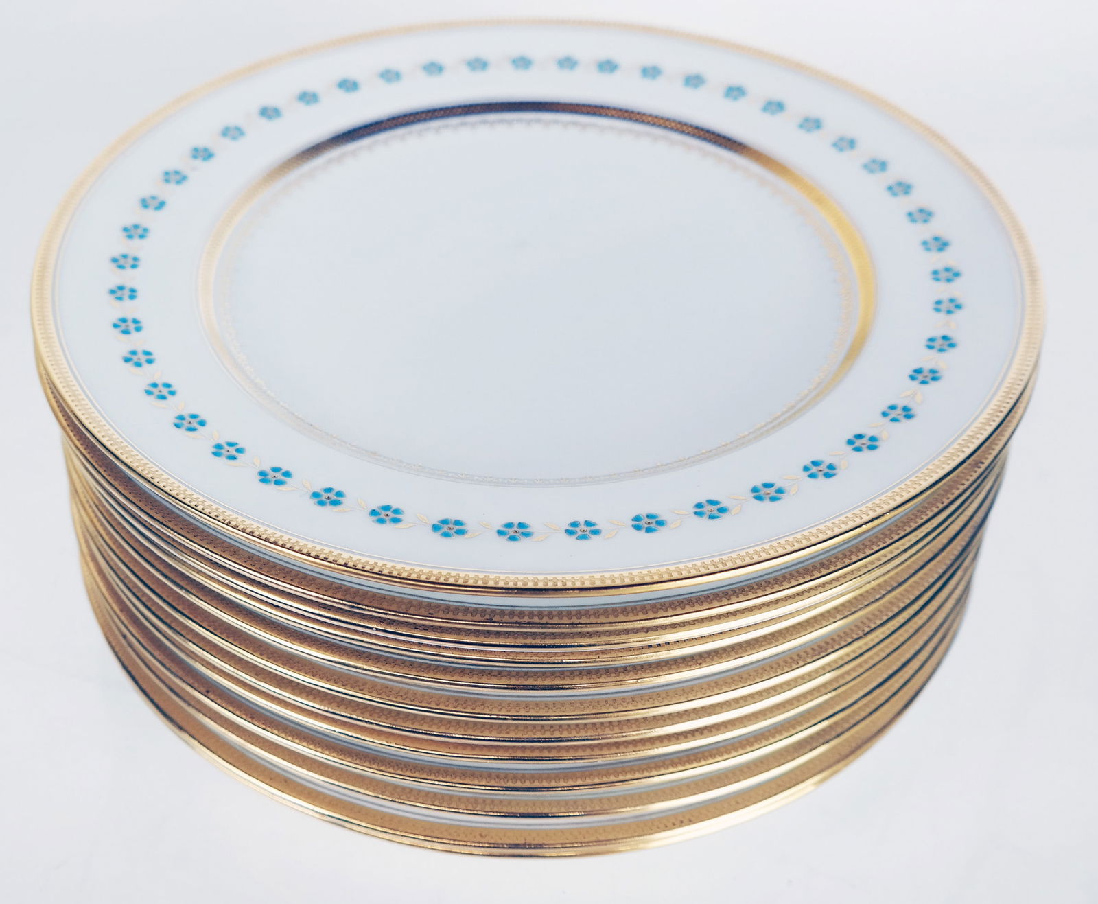 Royal Doulton Dinner Plates (12) (1 of 6)