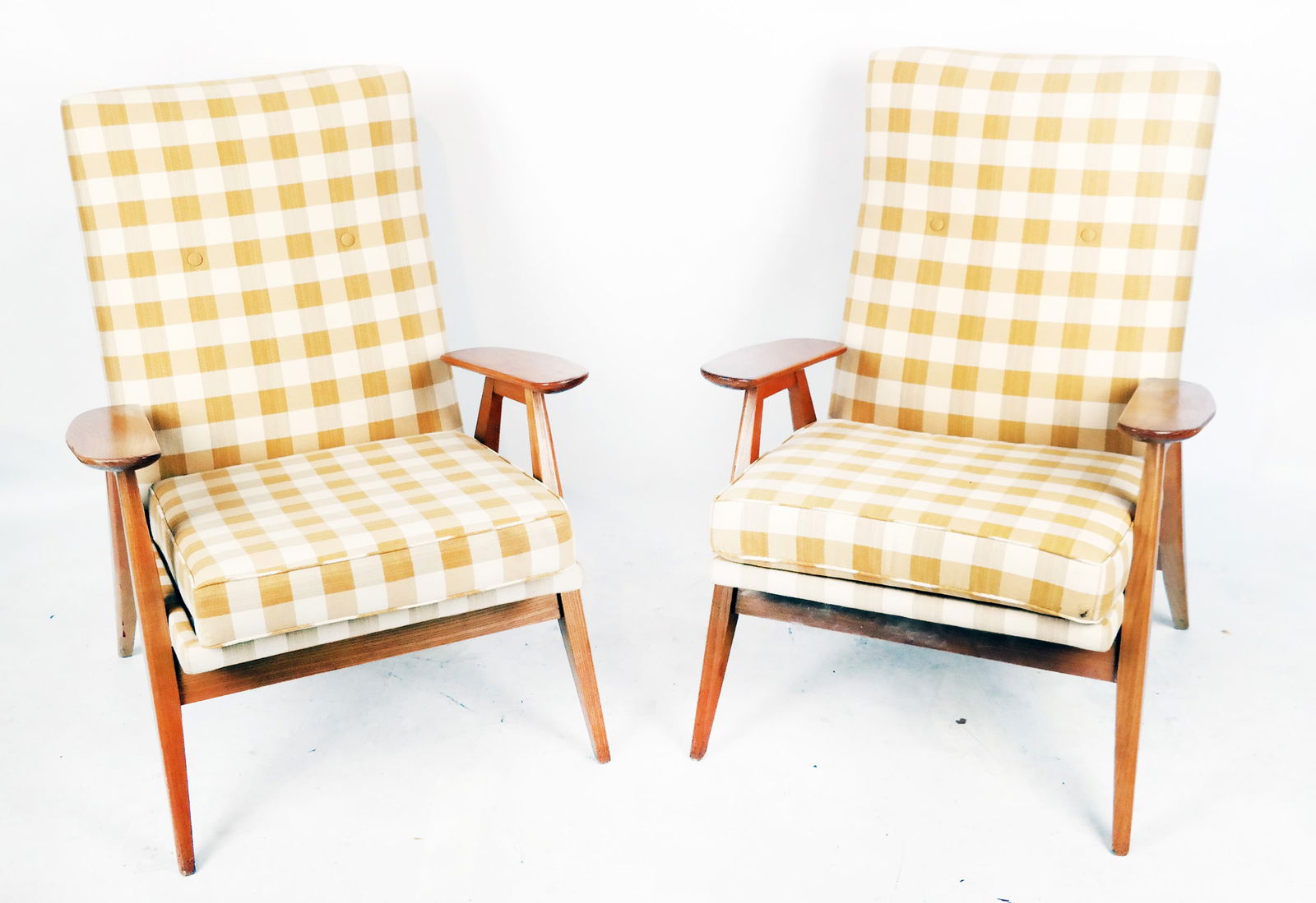 Pair of Hans J. Wegner-Style Chairs (1 of 8)