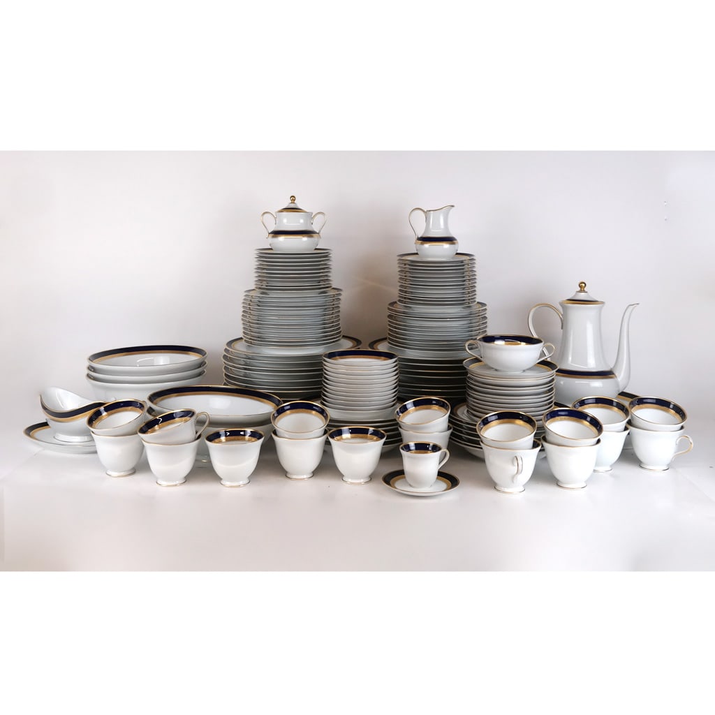 Large Hutschenreuther Porcelain Part Service (1 of 20)