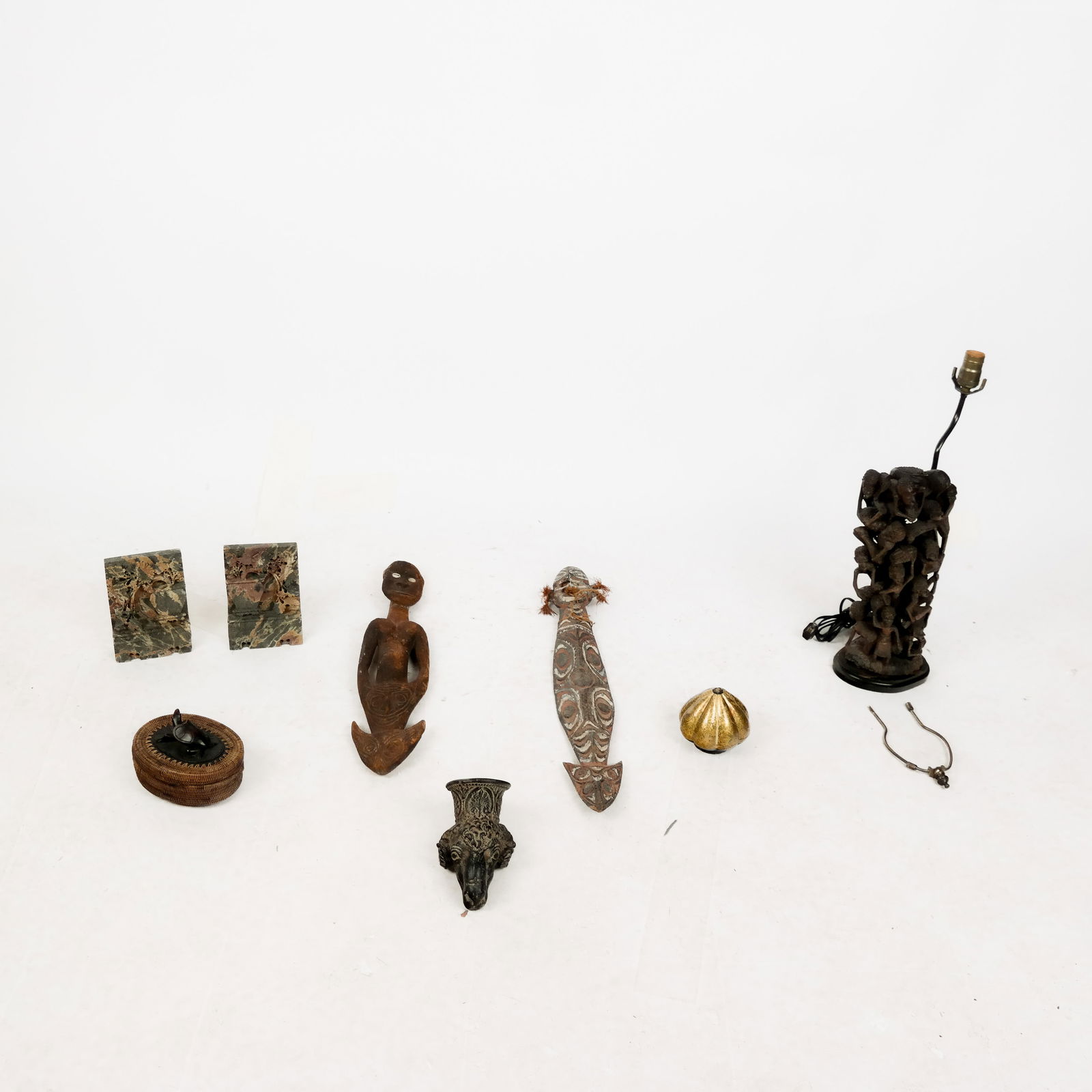 Assembled Group of Decorative Collectibles (8) (1 of 9)