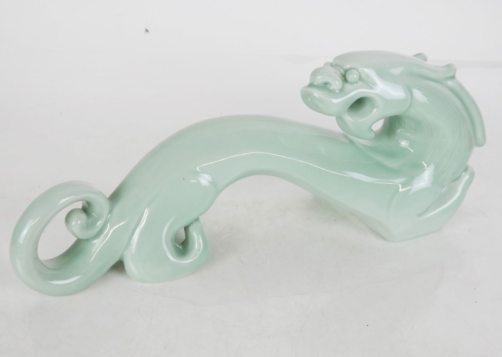 Chinese Porcelain Stylized Dragon sculpture (1 of 13)