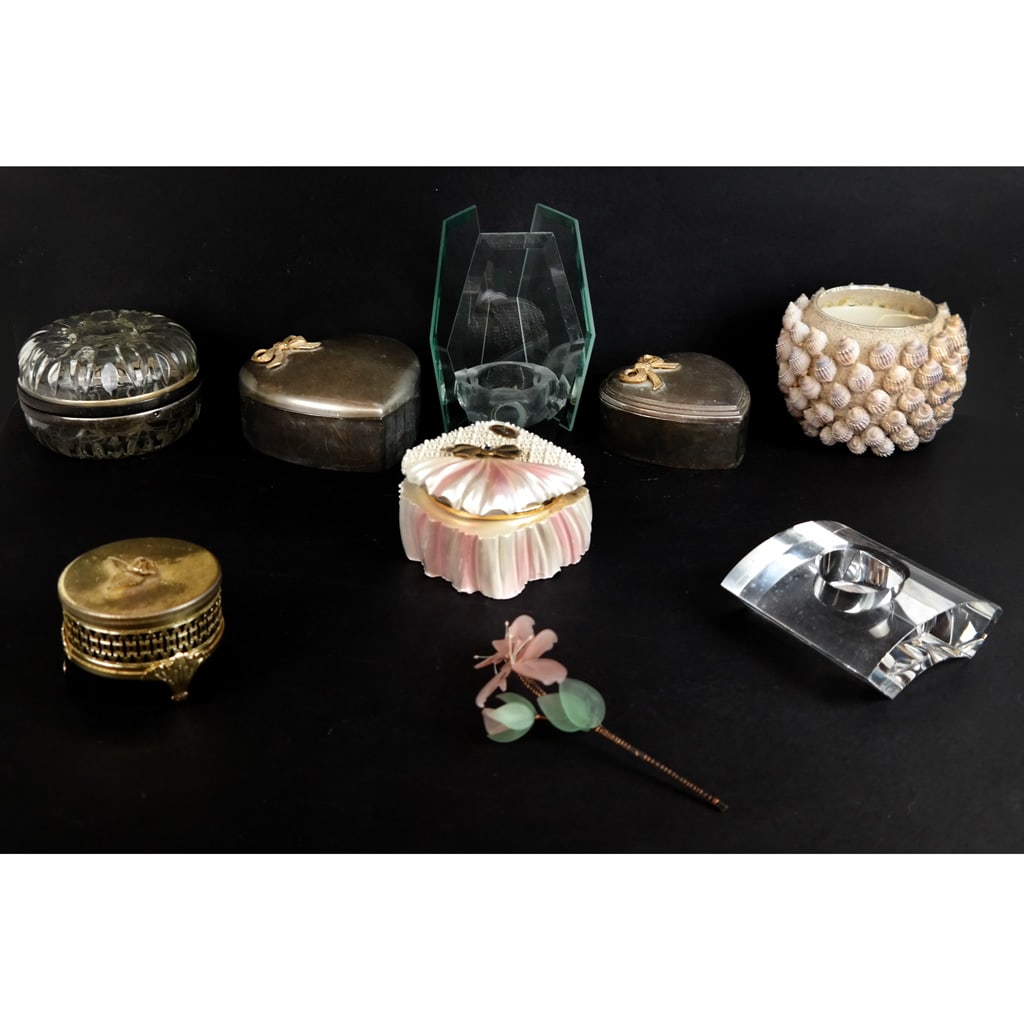 Group of Vintage Vanity Table Items (8) (1 of 13)