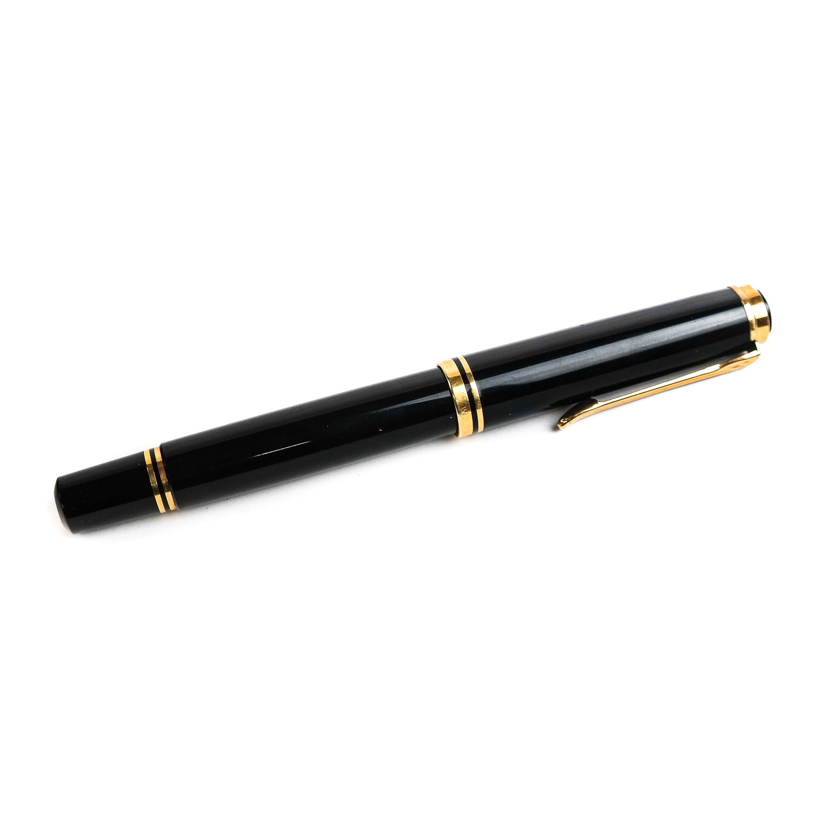 Pelikan Souverain Fountain Pen (1 of 10)