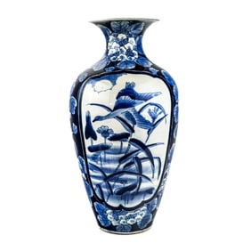 Large Chinese Blue & White Porcelain Vase