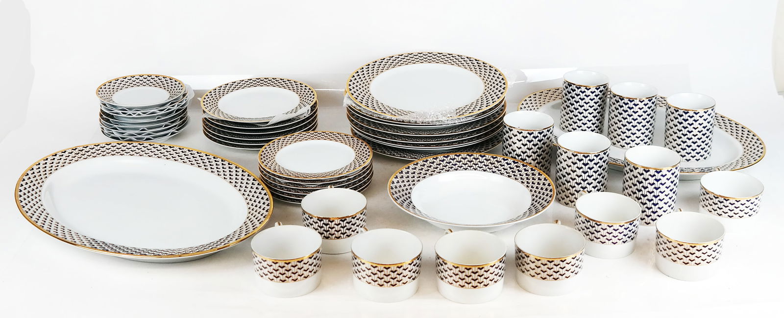 Tiffany & Co. Porcelain Partial Dinner Service (37) (1 of 17)
