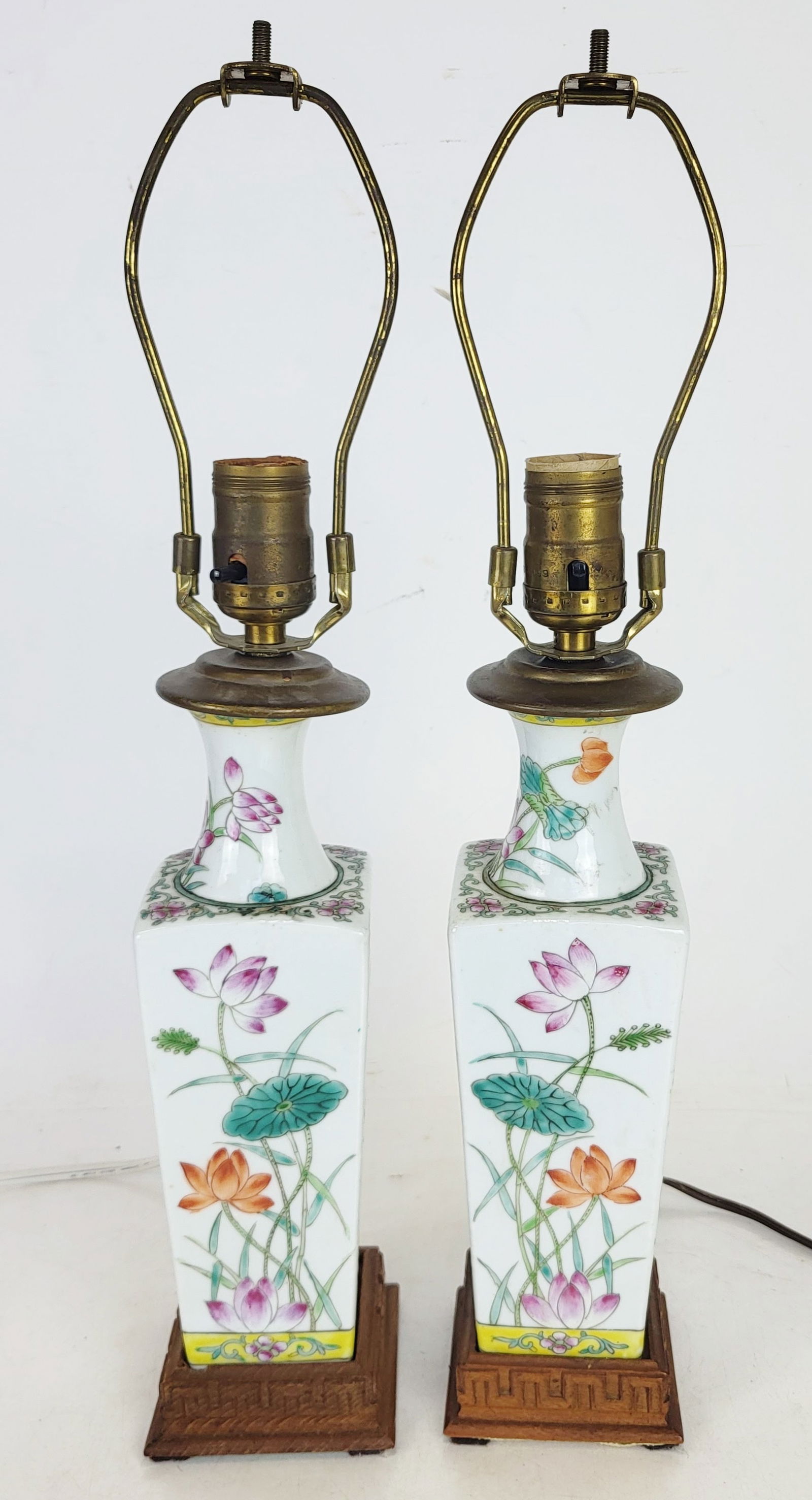 Pair of Chinese Porcelain Vase Lamps (1 of 11)