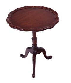 American Early 20th C. Tilt Top Table
