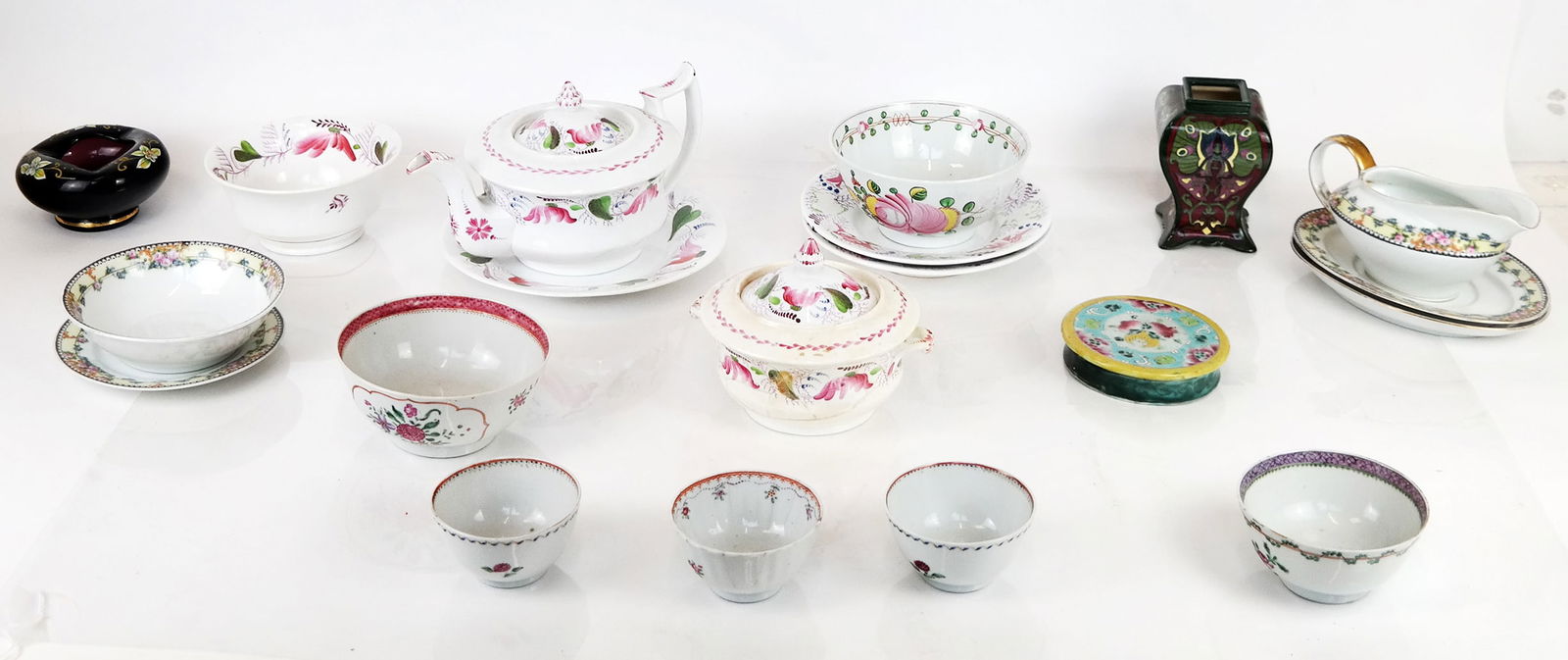 Assorted Porcelain & Glass Table Articles (19) (1 of 13)