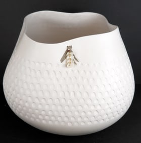 Jacquie STEVENS: Large White Ceramic Pot