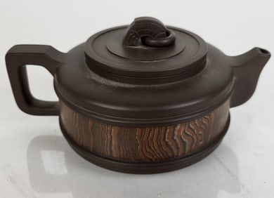 Chinese Ceramic Teapot with Lid