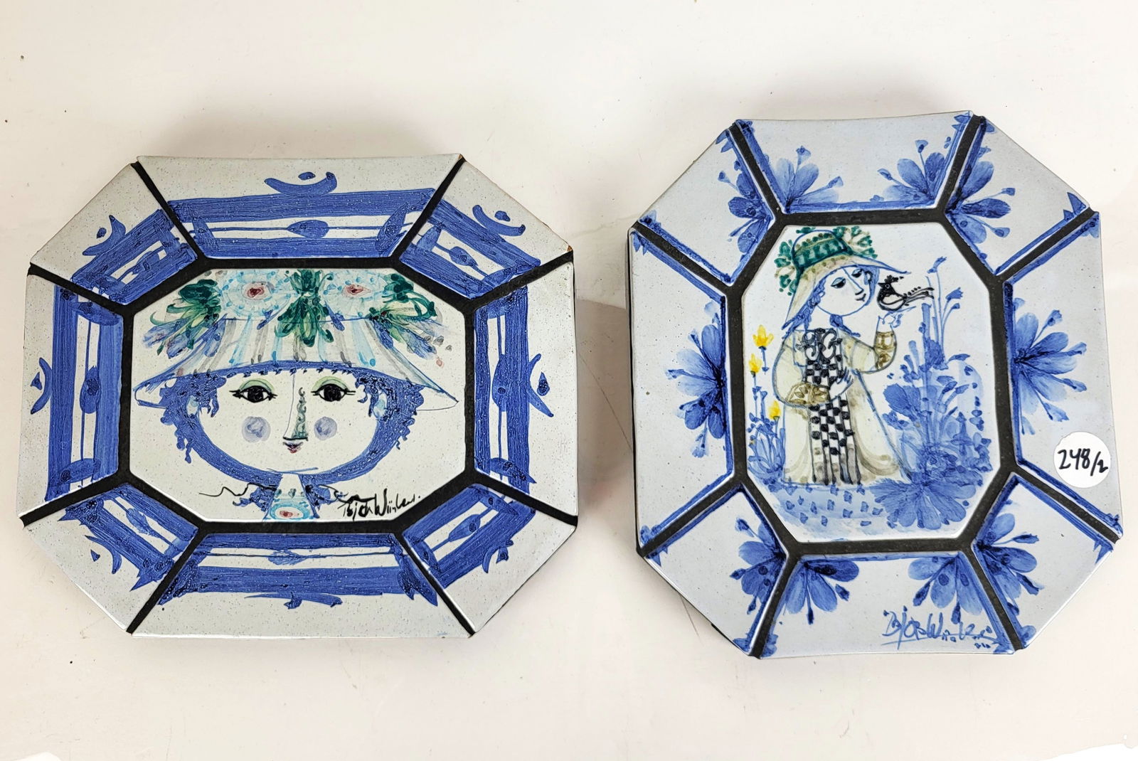 Bjorn WIINBLAD Two Decorated Chargers, Signed (1 of 10)