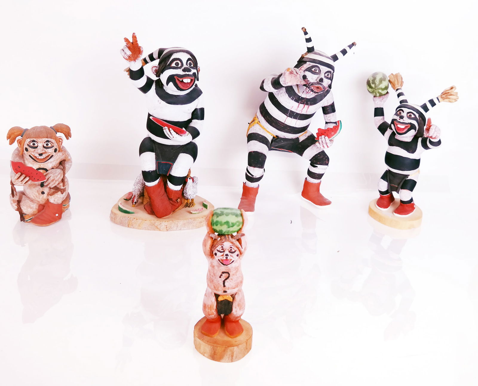 ホピ巨匠 Neil David Sr. ニールデイヴィッド クラウンカチナドール Lot - NEIL DAVID SR. HOPI KOSHARE CLOWN KACHINA CARVING W