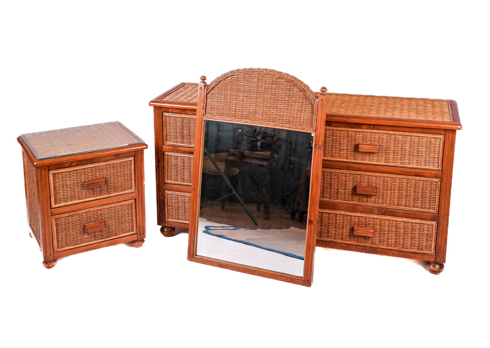 Group of Wicker and Pine Furniture (1 of 13)