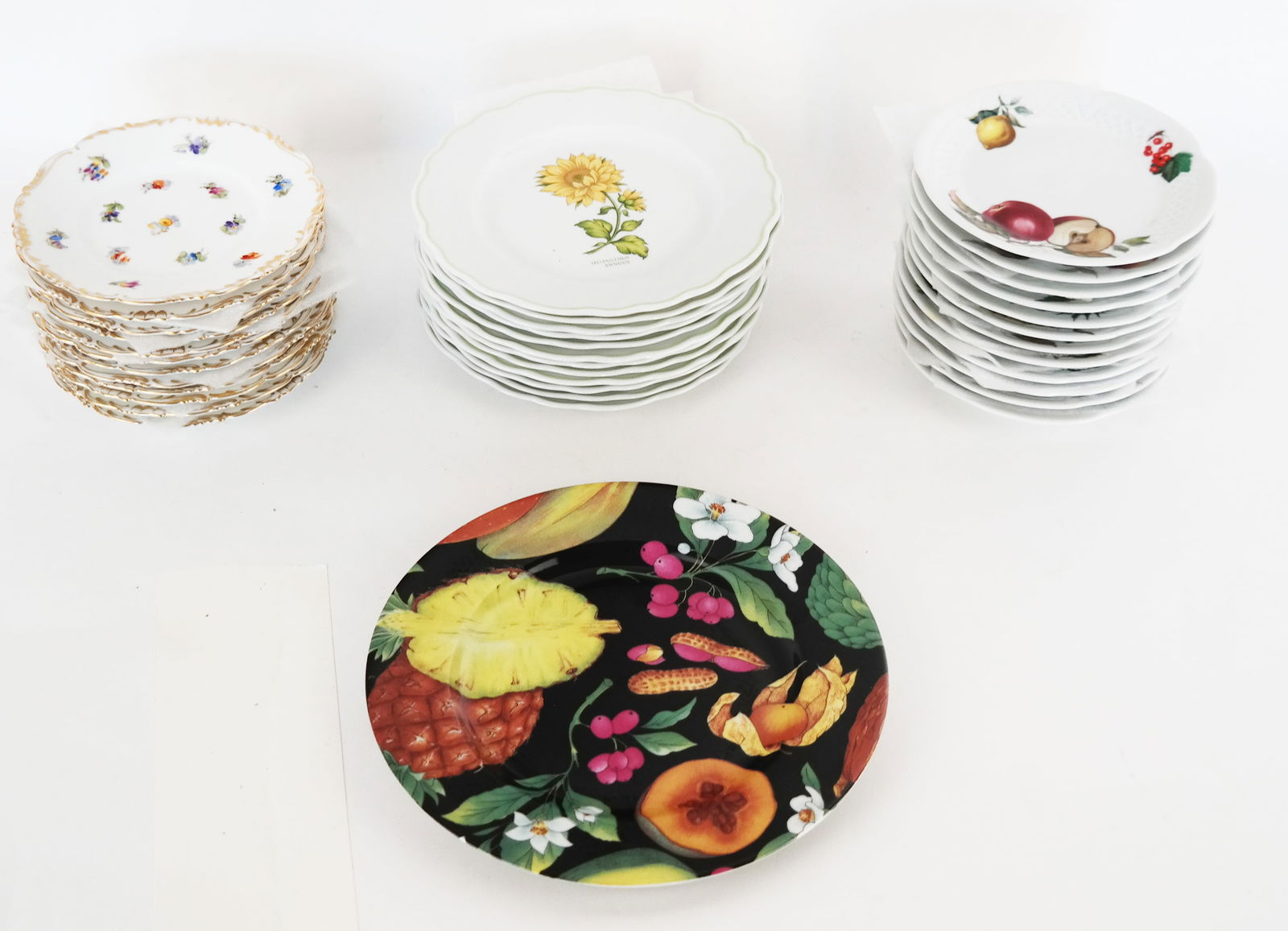 French and German Porcelain Dessert Plates (37) (1 of 20)