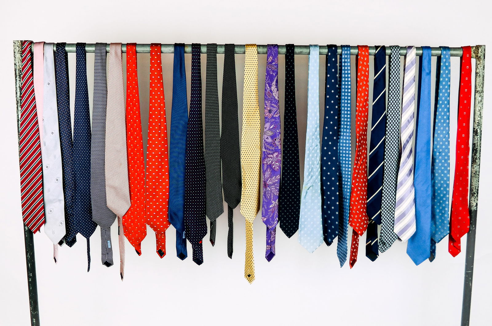 26 Kiton, Brioni, Versace, Emling, Battistoni Ties: Collection of assorted vintage ties, comprising eight Battistoni ties; six Brioni ties; ten Kiton ties; one Gianni Versace tie; and one Emling tie; marks to labels. Fair to good condition, some with s