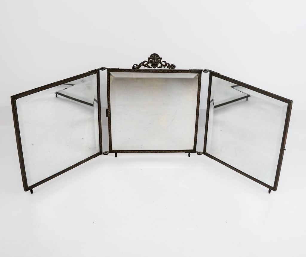 Aesthetic Floral Triptych Mirror (1 of 10)