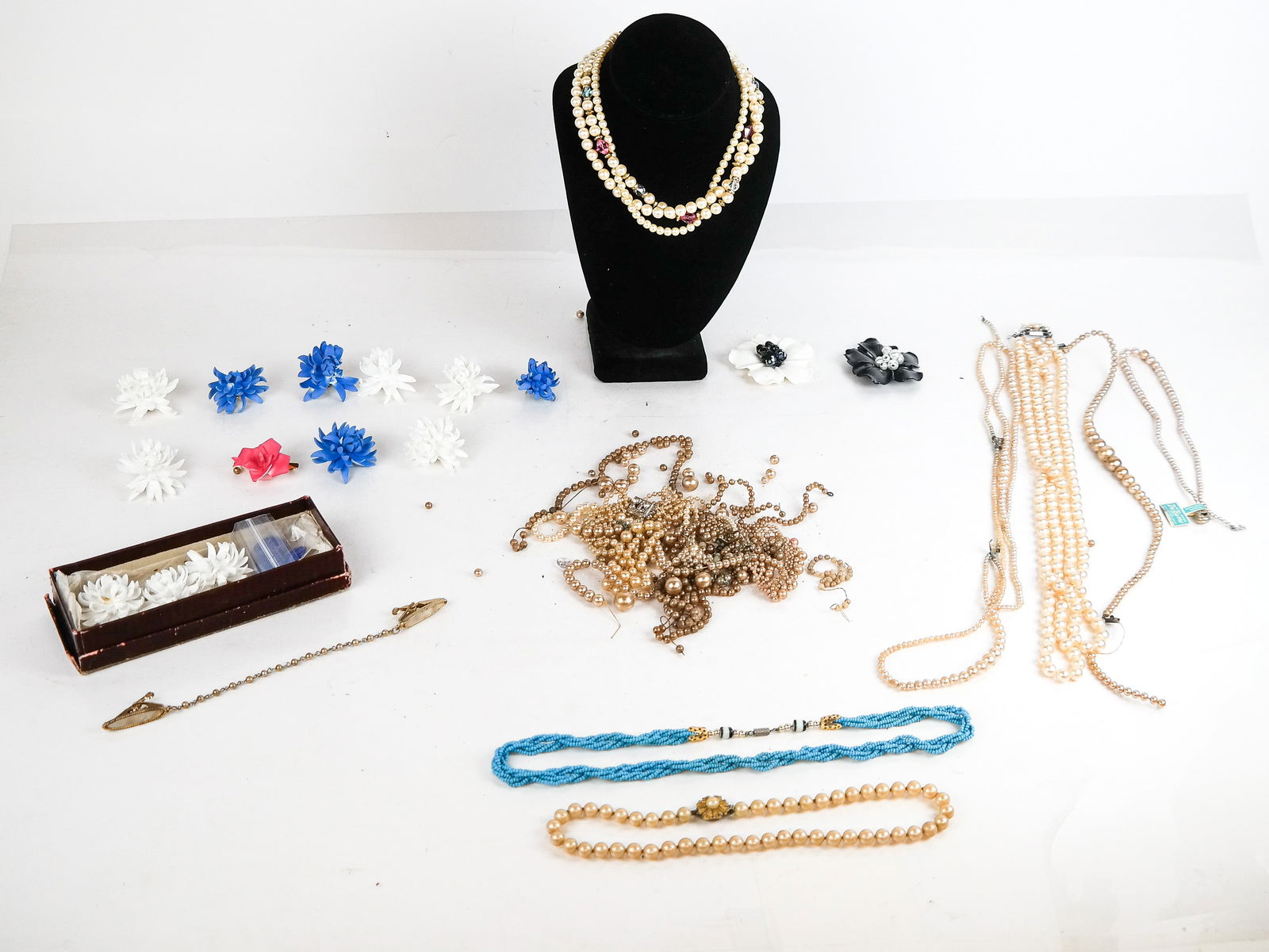 Boehm & Other Collection of Jewelry (1 of 14)