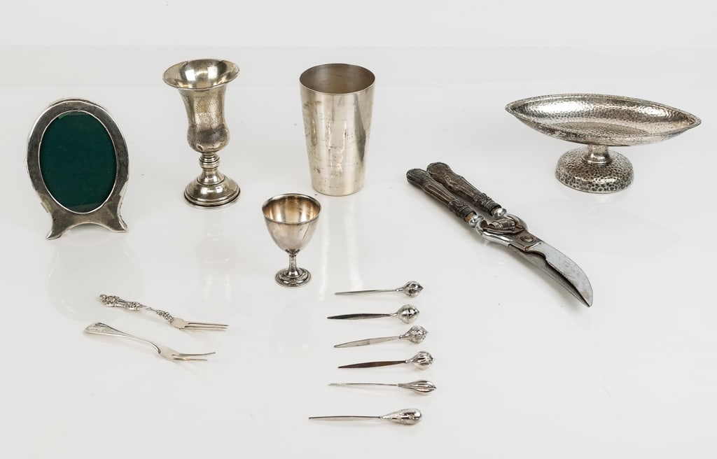 Assorted Silver and Silver Plated Articles (1 of 15)