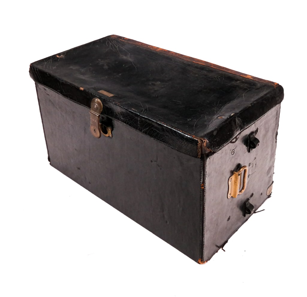 John Boyle and Co. Leather Trunk (1 of 11)