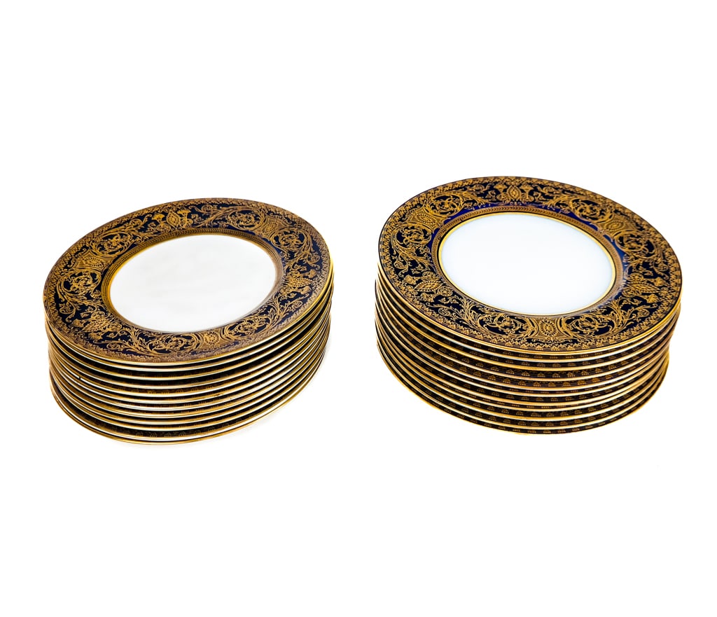 Royal Worcester "Embassy" Part Dinner Service (23) (1 of 19)