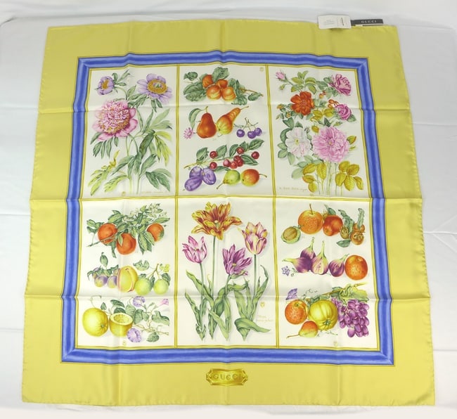 Vintage Gucci Italy Silk scarf "Botanical Flowers" (1 of 8)