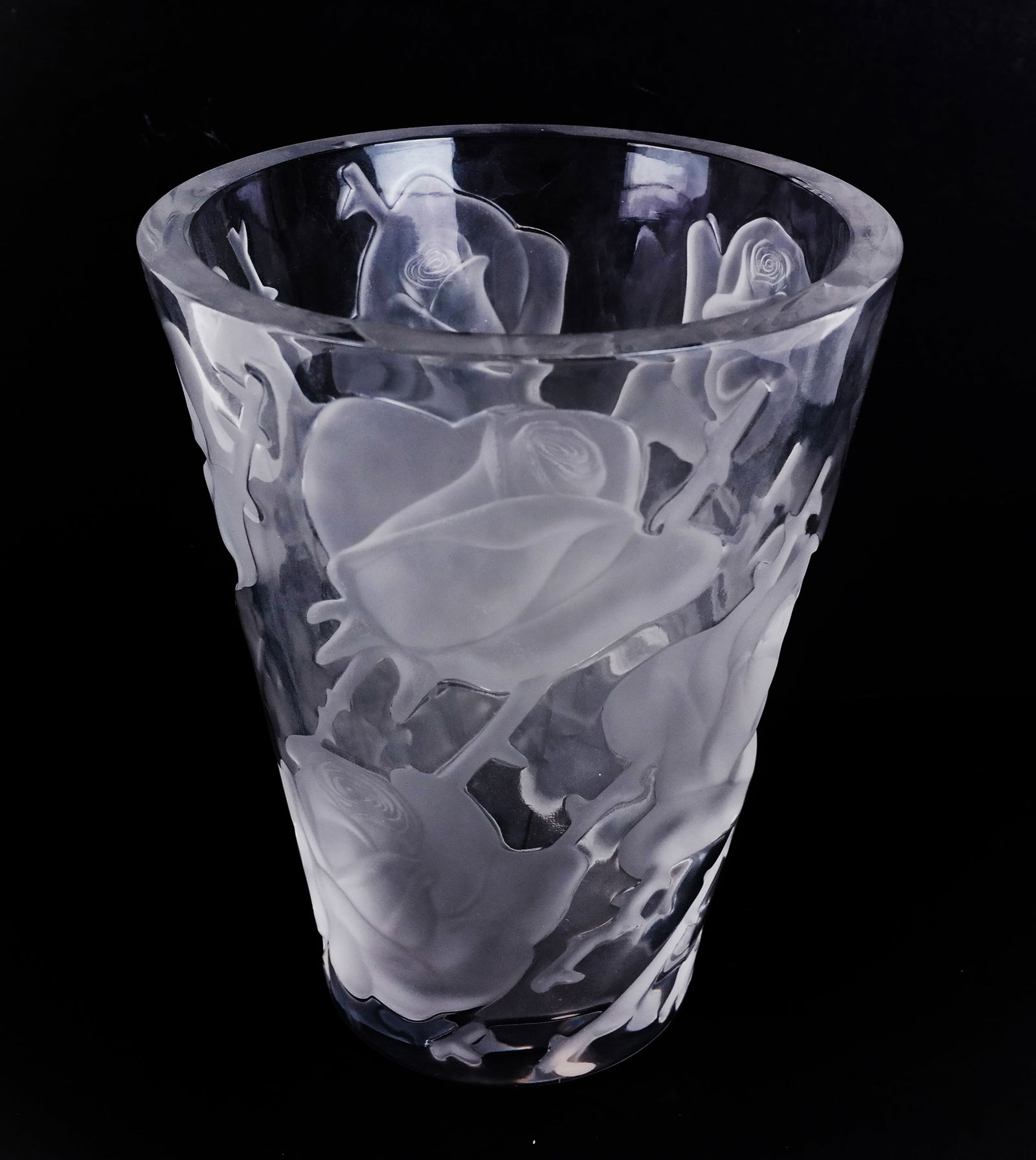 Lalique "Ispahan" Crystal Vase (1 of 9)