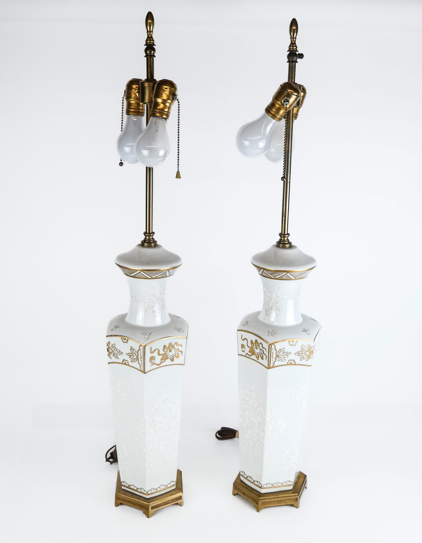 Porcelaine de Paris Pair of Blanc de Chine Lamps (1 of 12)